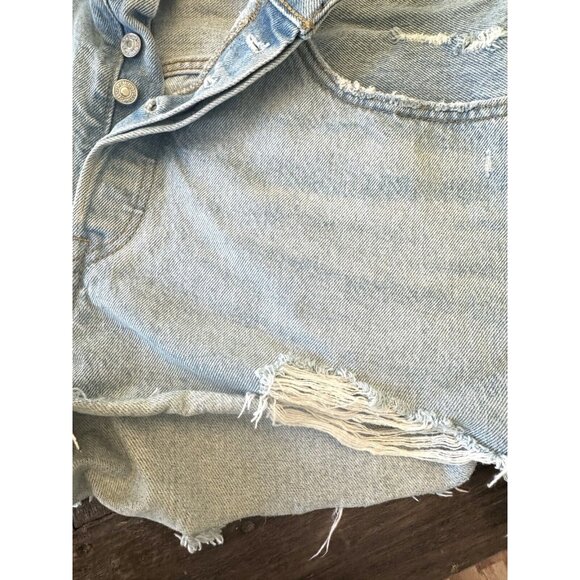Levi's 501 Original Fit Women's High-Rise Frayed Jean Denim Shorts Light Wash 32 - Picture 4 of 9